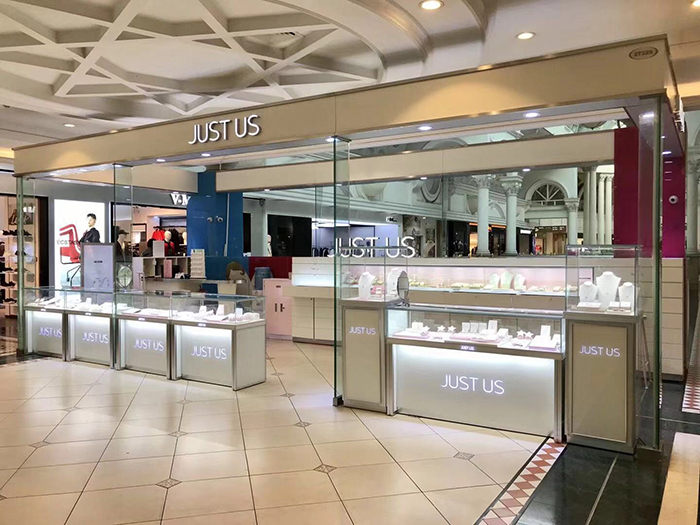 展示柜臺,展示柜臺設(shè)計(jì),展示柜臺廠家,定制玻璃珠寶展示柜