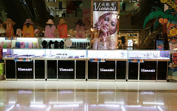 玻璃展柜都有哪些優(yōu)點(diǎn)？為何受歡迎？