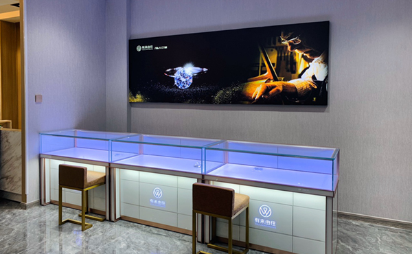 采購(gòu)定制珠寶展柜,鴻鈦珠寶展柜廠家,玻璃珠寶展示柜