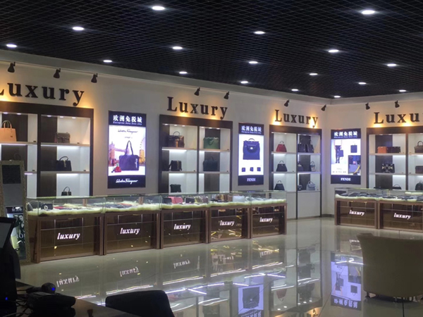 采購(gòu)定制珠寶展柜,鴻鈦珠寶展柜廠家,玻璃珠寶展示柜