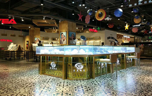 多功能展示柜定做效率高嗎？要注意什么？