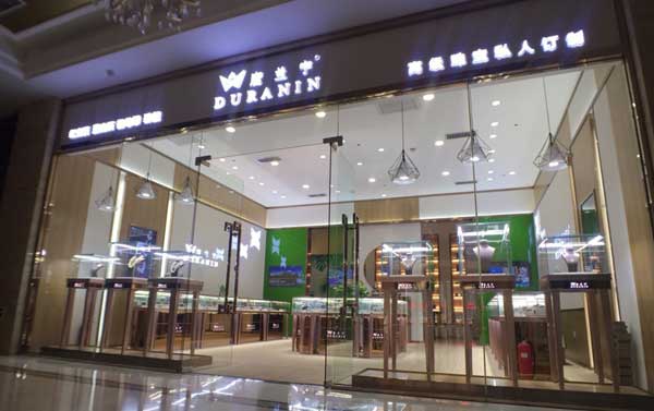 珠寶展柜廠家專業(yè)水平該如何鑒別？