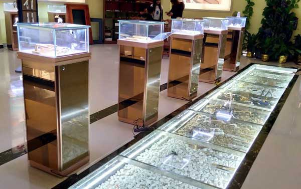 珠寶玉器展示柜臺(tái)定制需要注意哪些細(xì)節(jié)？