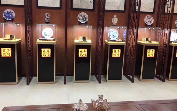 玻璃珠寶精品展示柜功能效果怎么樣呢？